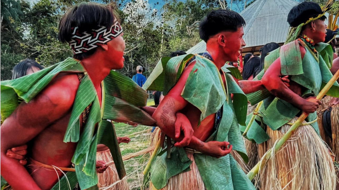 Noke Koi Tribe men in traditional dance | RobertoInner